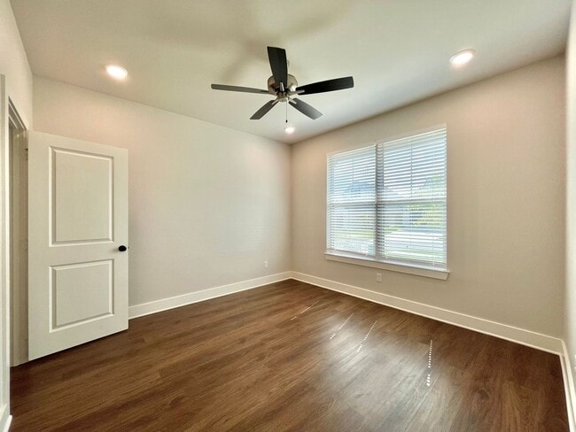 Photo - 7012 Hillside Ave