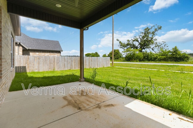 980 Trestle Ln