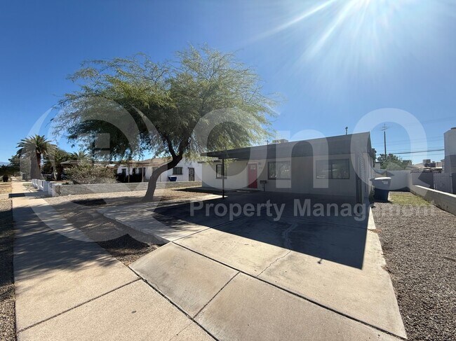 Photo - 2714 E 21st St