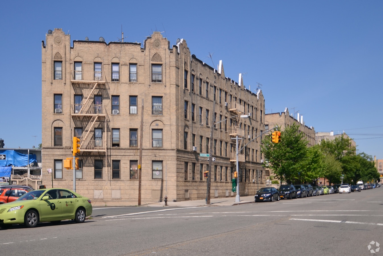 Photo - 1957 Bronxdale Ave