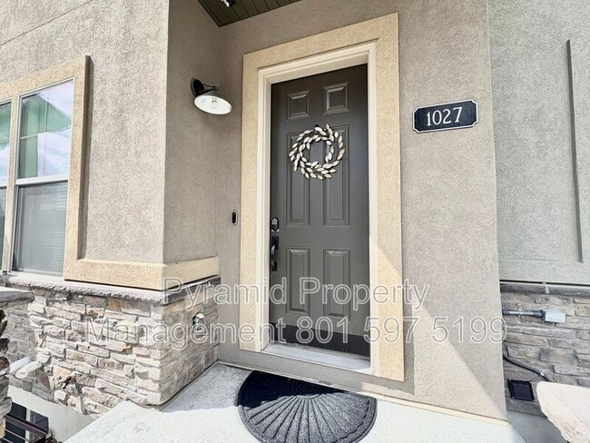 Photo - 1027 Wasatch Spring Rd