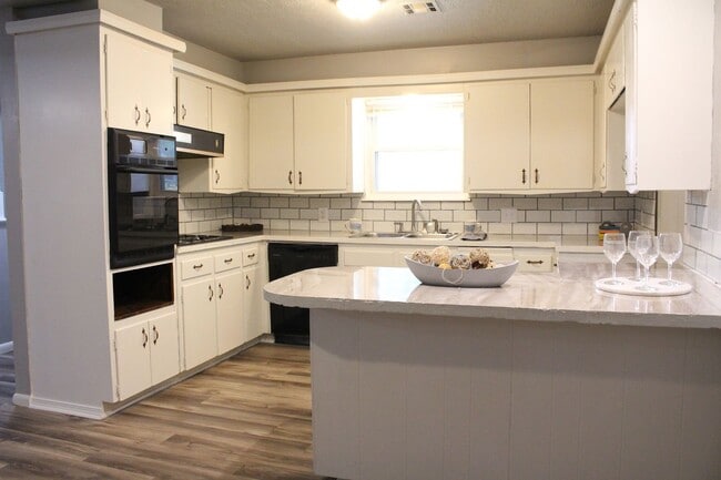 Photo - Steller 3 bed 3 bath home for rent!!!