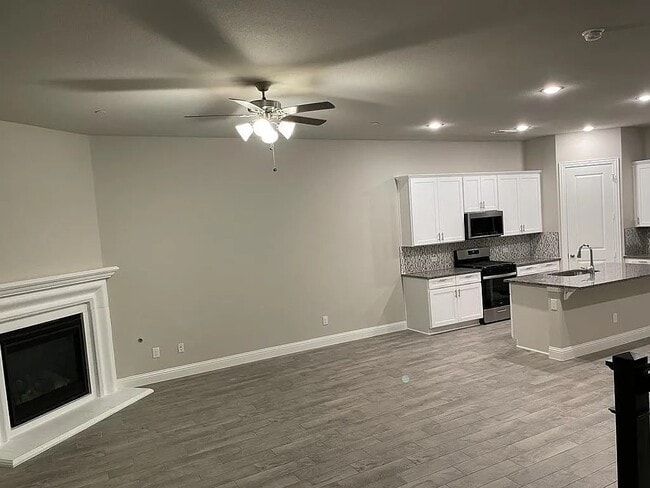 Photo - 207 Suma Dr