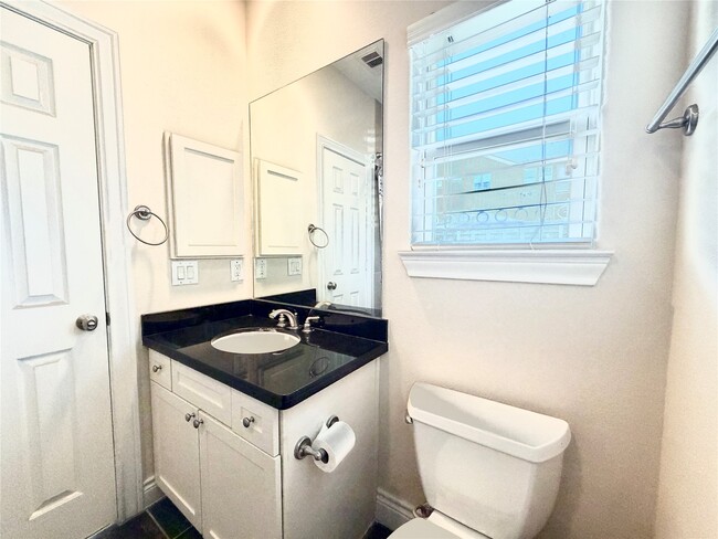 Photo - 5430 Crooms St