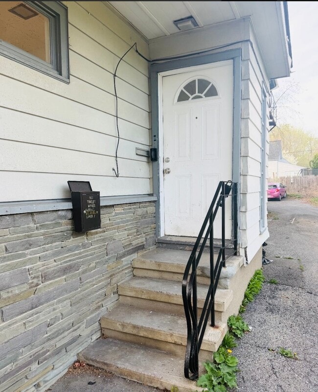 913 Nott St Unit 1st Floor