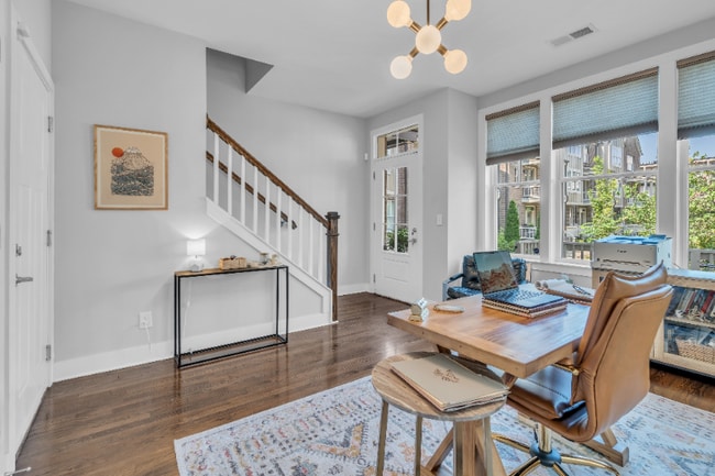 Photo - 211 Porter Village Cir