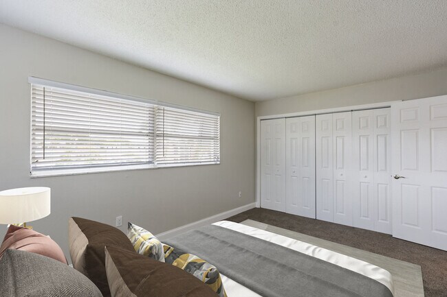 Imperial Palms Apartments