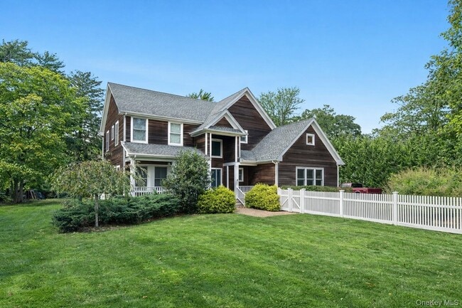 Building Photo - 134A Montauk Hwy