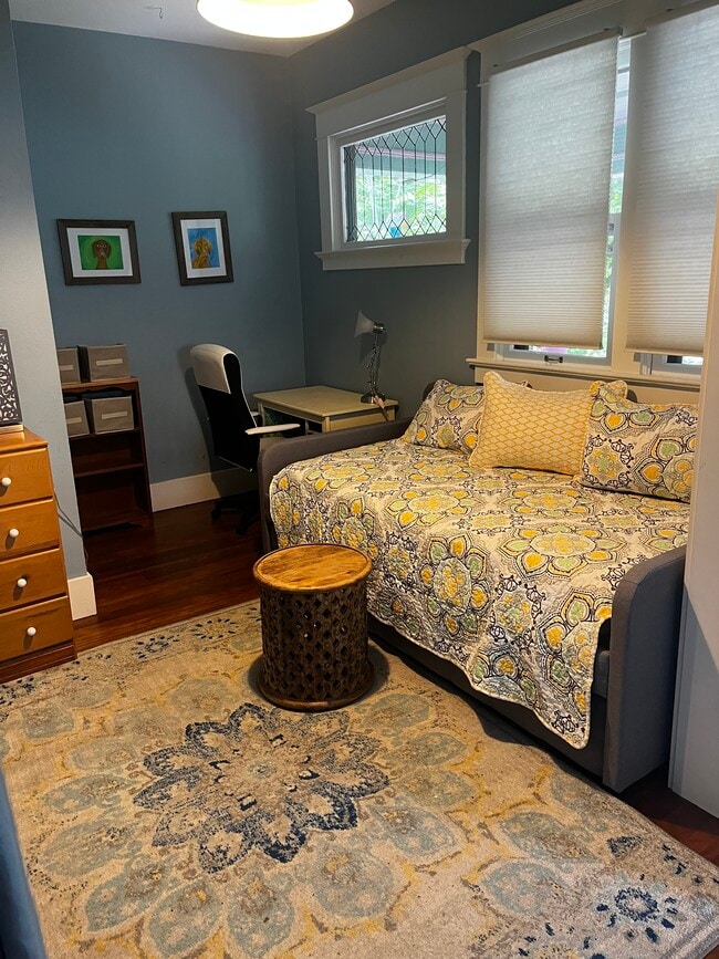 Photo - 4014 SE Yamhill St