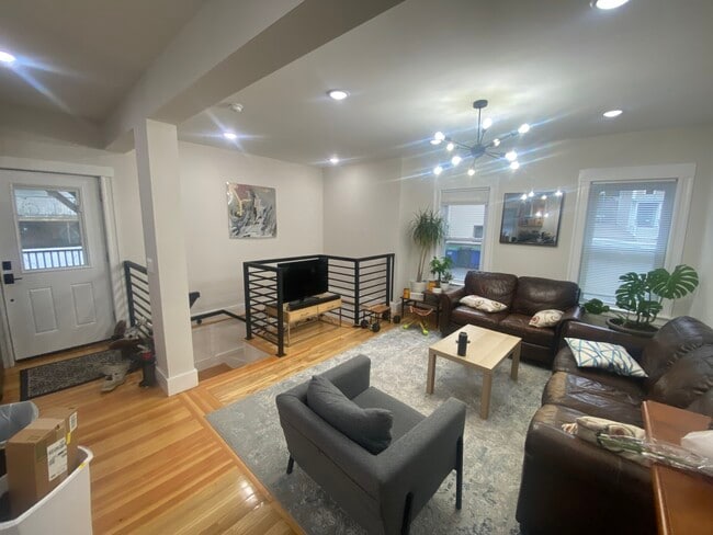 Photo - 11 Aberdeen Rd Unit 1