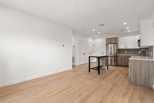 Photo - 40 Centre St Unidad 308