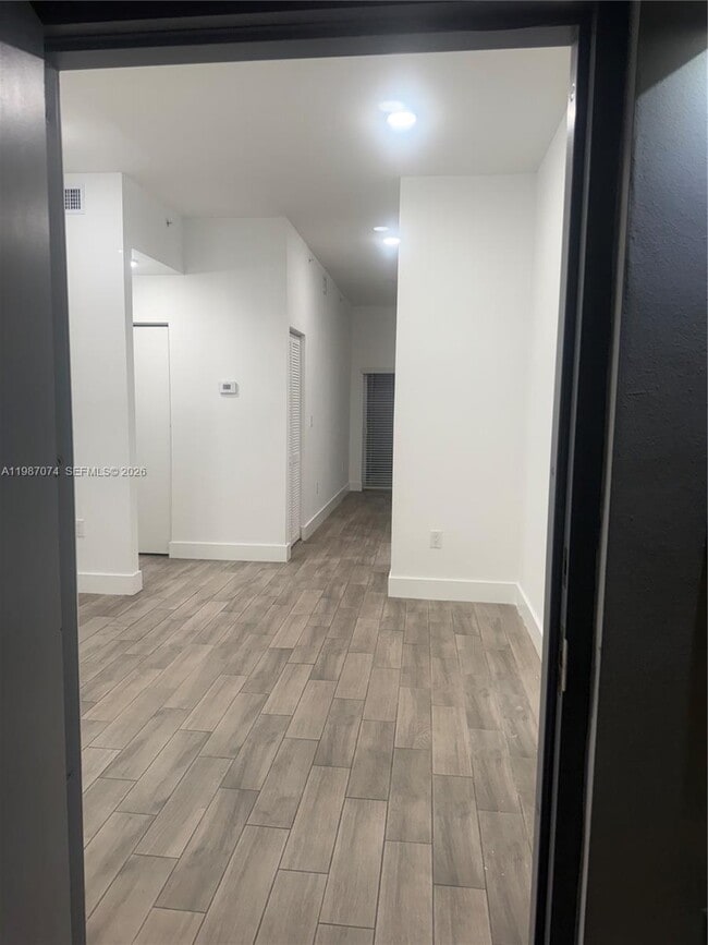 Photo - 486 E 30th St Unit 202