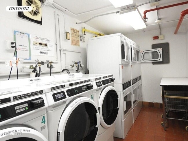 Photo - 117 W 58th St