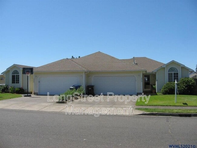 Building Photo - 2565 Burlington St NE