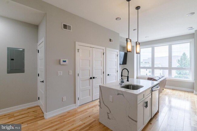 Photo - 411 W Hewson St Apartment Unit 3