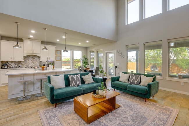 Building Photo - 8100 Donnelley Dr Unit SI ID1588173P