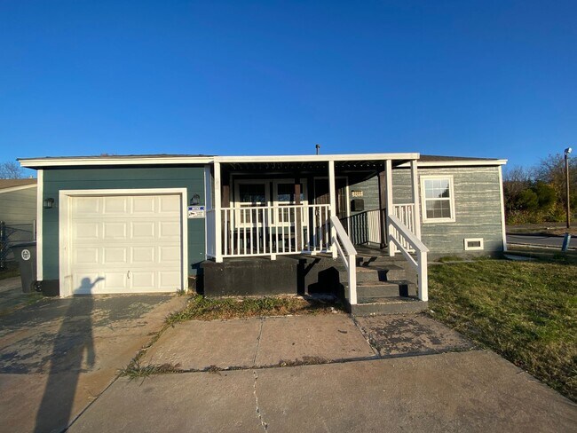 Photo - Section 8 Welcome -3 Bed/1 Bath