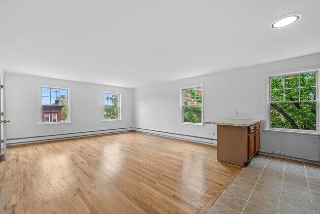 Photo - 282 St Pauls Ave Unidad 2