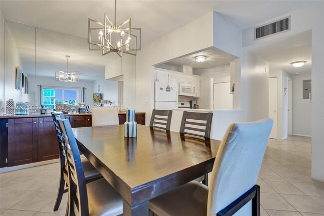 Photo - 400 N Riverside Dr Unit 503