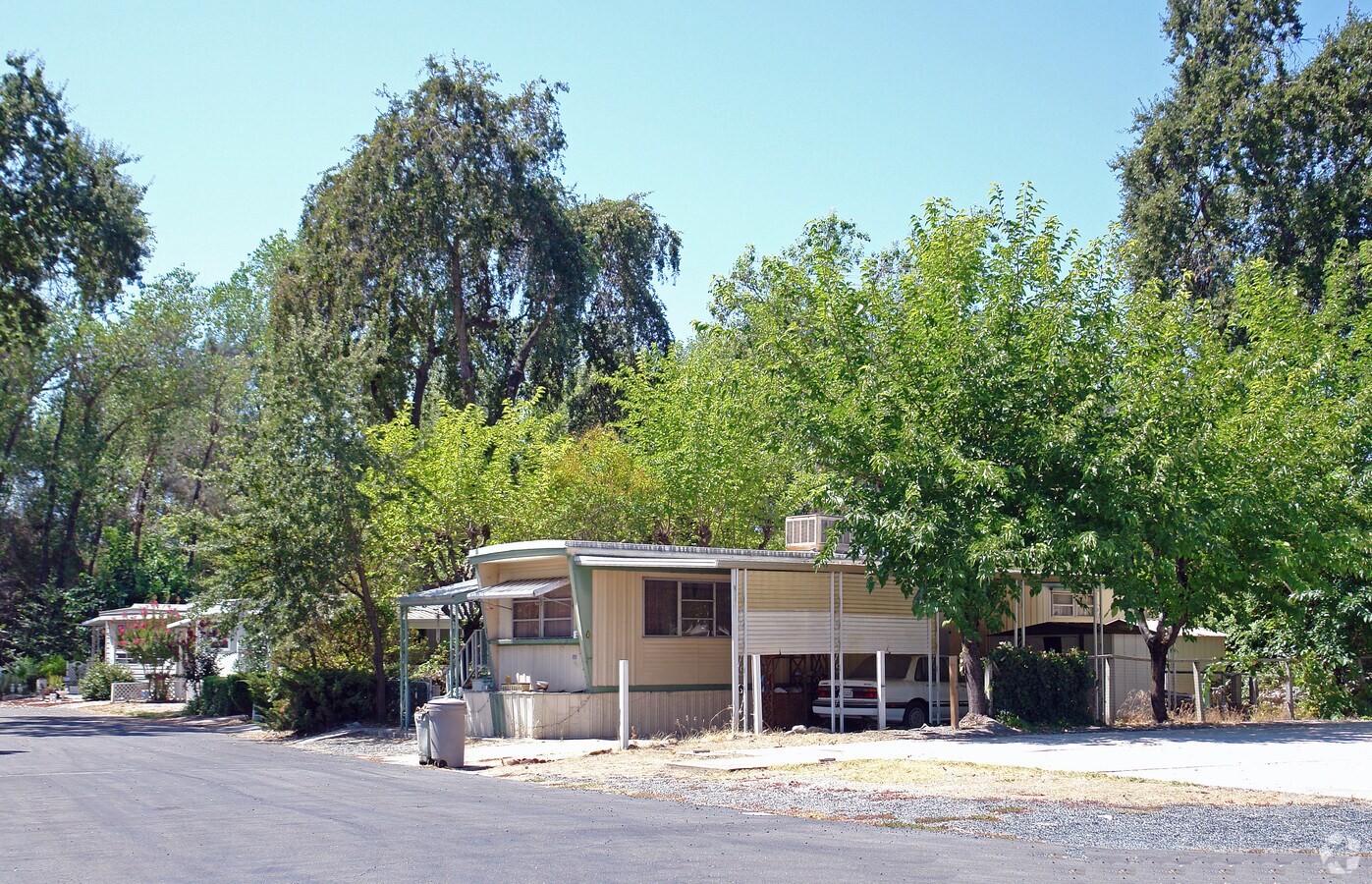 Glenbrook Trails - Glenbrook Trails Apartments