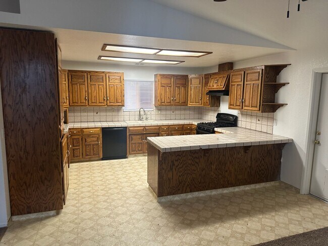 Photo - 555 North Ct