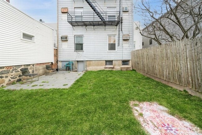 Building Photo - 259 Griffith St Unit 1 Rental