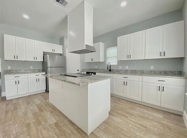 Photo - 5754 Reed Rd