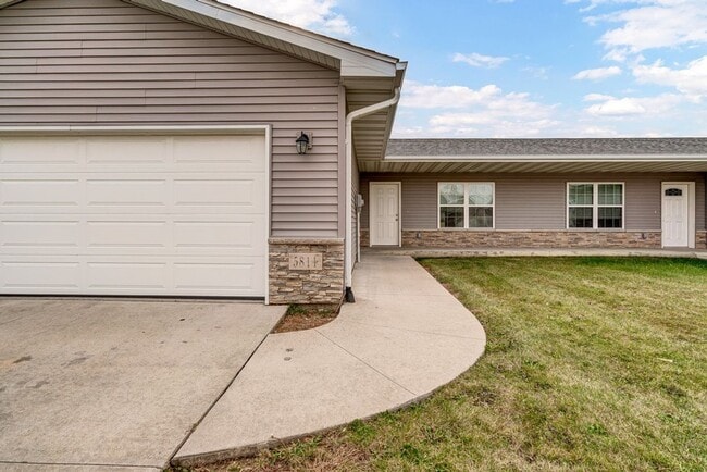 Photo - Summerland Twinhomes