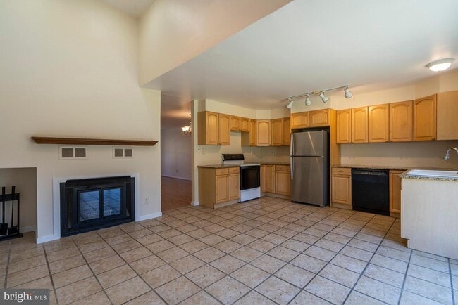 Photo - 506 St Albans Ct