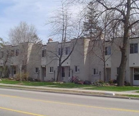 Building Photo - 200-206 Lakeshore Rd W