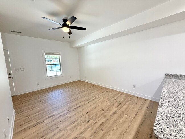 Photo - 703 E Mt Vernon St