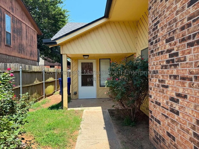 Building Photo - 4105 Heritage Pl Dr