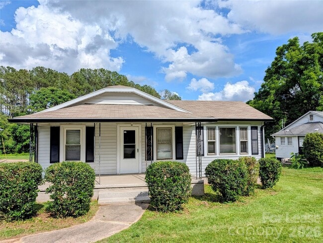 Building Photo - 829 Bristol Dr
