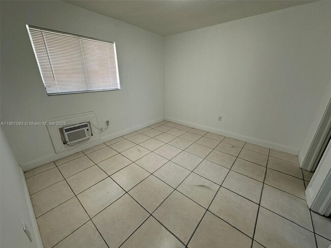 Photo - 1270 NE 139th St Unidad 1