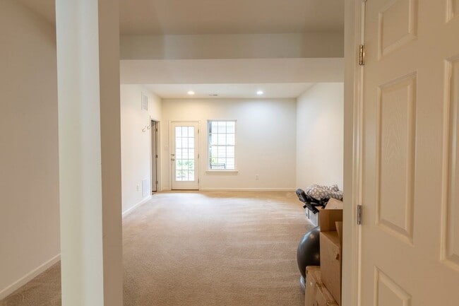 Photo - 703 Rainier Rd