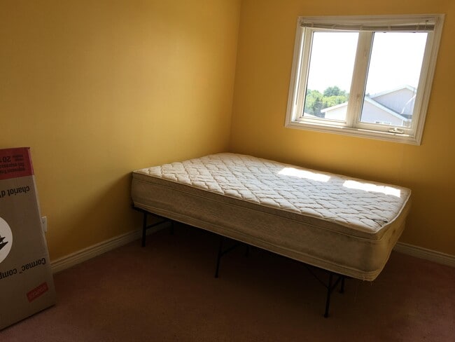 Photo - 24 Edgecombe Dr