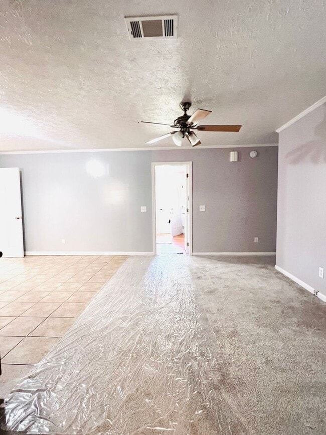 Photo - 4 bed, 3 bath home in Opelika!