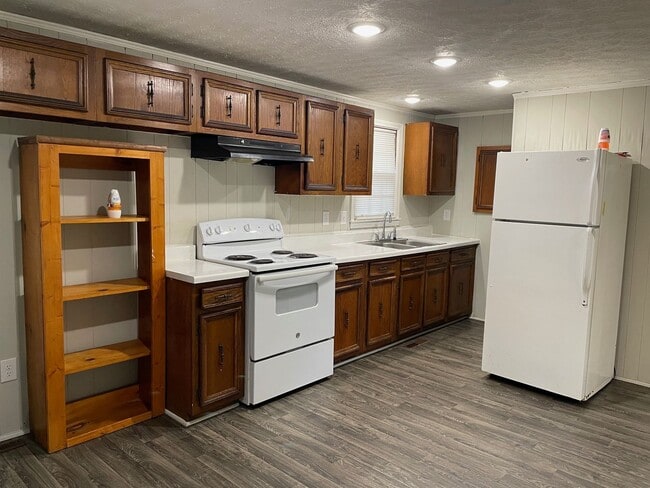 Photo - 3 BED, 1 BATH BRICK HOME LOCATED IN TROY