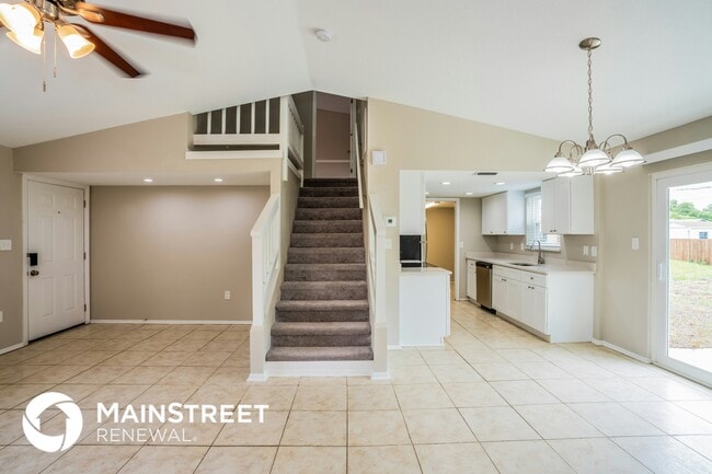 Photo - 1043 Cazenovia St