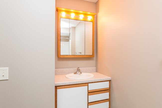 Saddle Creek Townhomes