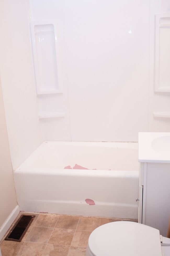 Photo - 3 Bedroom 1 Bath Near Campus