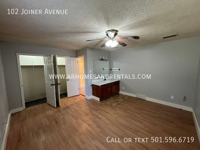 Photo - 102 Joiner Ave