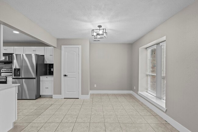 Photo - 1107 Londonderry Ave