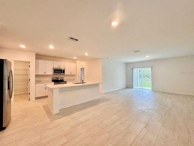 Photo - 17554 Pleasantview Blvd