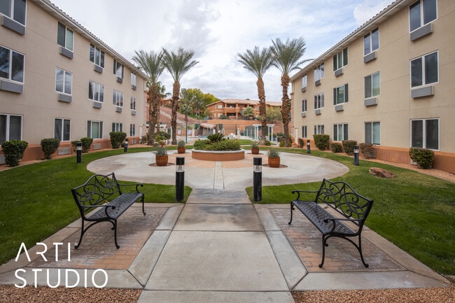 Building Photo - 555 Highland Dr Unit 105