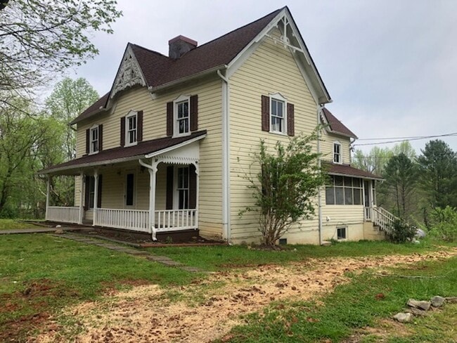 Building Photo - 7237 Old Tuckaleechee Rd Rental