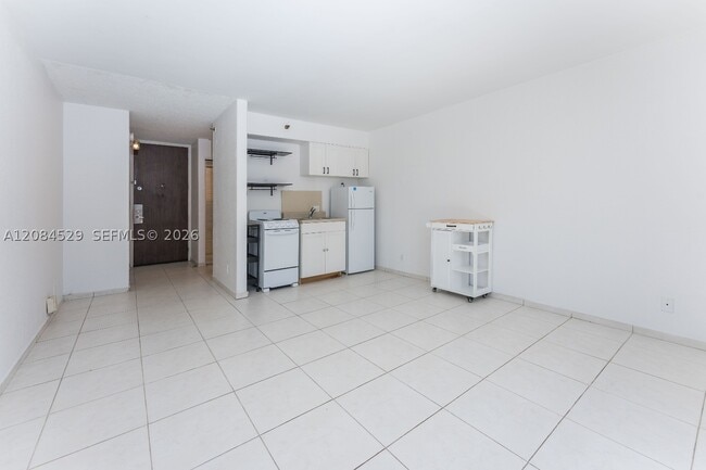 Building Photo - 16450 NW 2nd Ave Unit 103