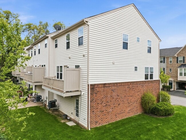Photo - 2305 Pointe View Dr