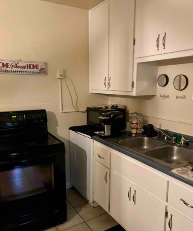 Photo - 2049 NW 36th Ave Unidad B