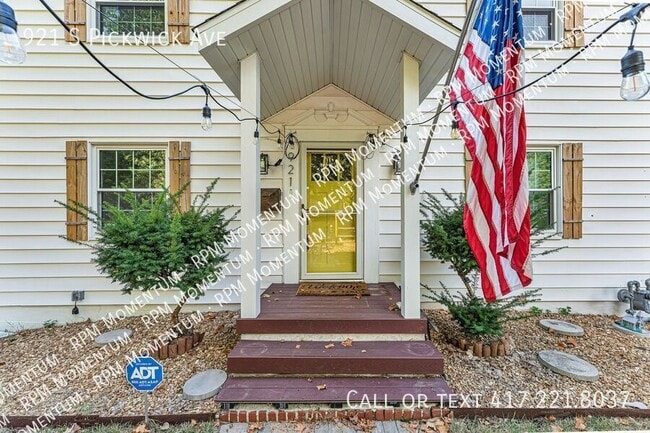 Photo - 921 S Pickwick Ave